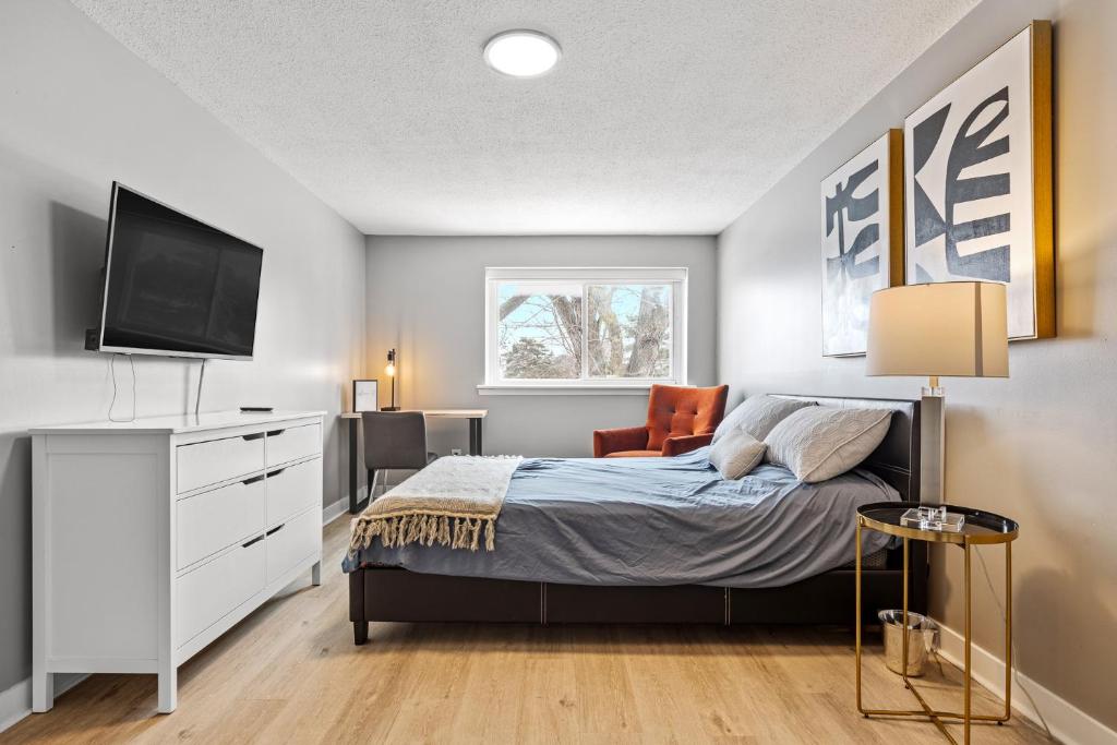 14 minutes from downtown, Luxury home in Nepean photo 4