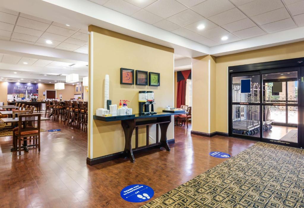 Hampton Inn Galax photo 1