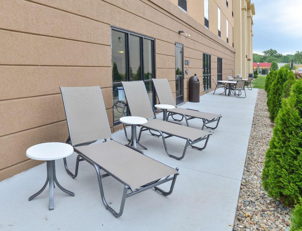 Hampton Inn Iowa City/University Area photo 2
