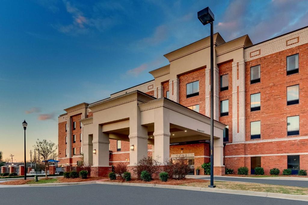 Hampton Inn & Suites - Hartsville, SC photo 2