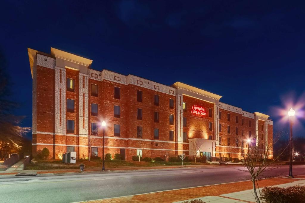 Hampton Inn & Suites - Hartsville, SC photo 3