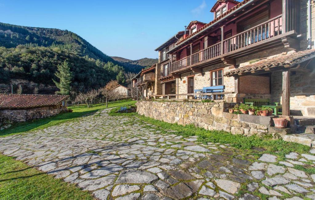 1 Bedroom Stunning Apartment In Cabezon De Liebana