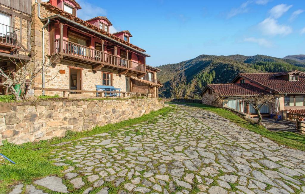 1 Bedroom Awesome Home In Cabezon De Liebana