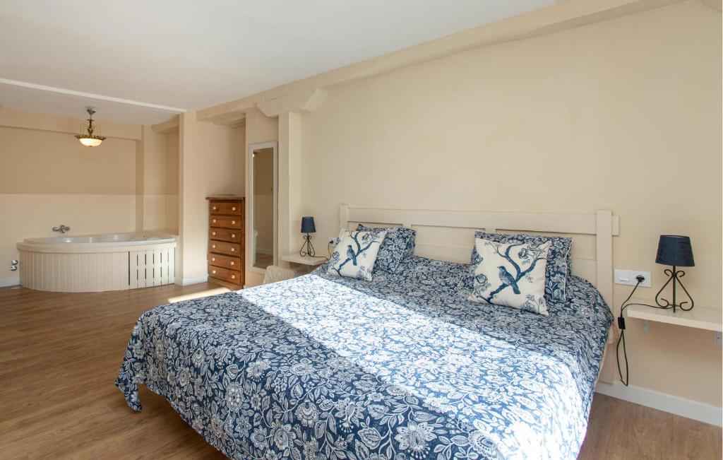1 Bedroom Awesome Home In Cabezon De Liebana photo 3