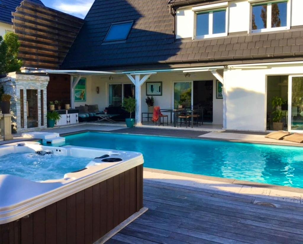 Maison de 3 chambres avec piscine privee jacuzzi et wifi a Walbach photo 2