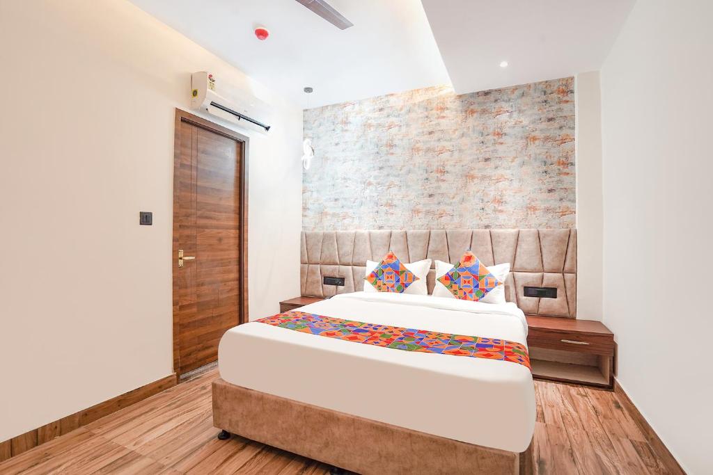 FabHotel The Comfort Inn photo 2