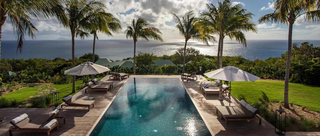 Luxury Vacation Villa 3