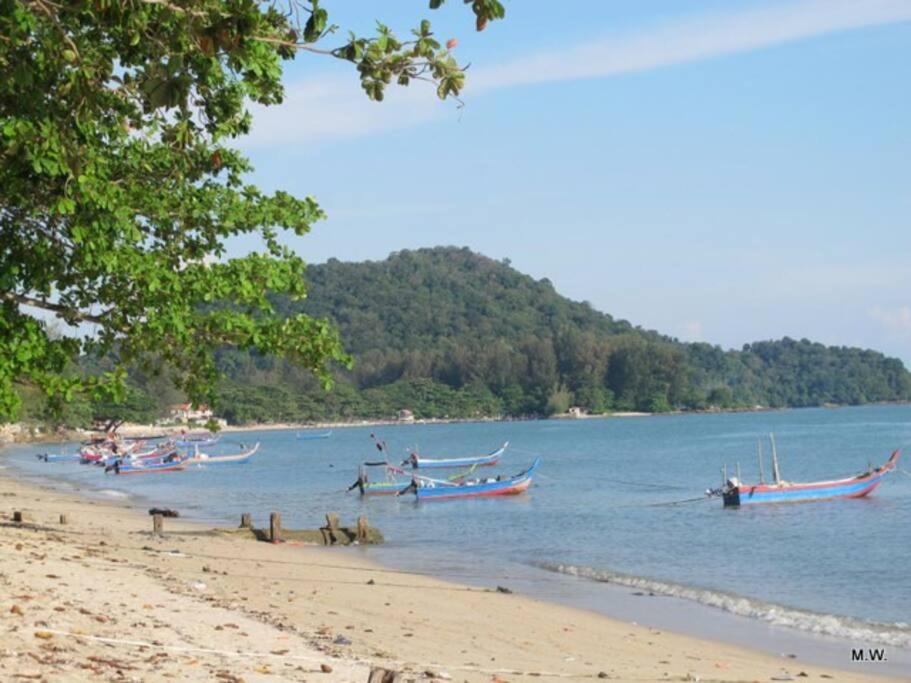 Cosy HomeStay at Penang Island -Beach and Village photo 1