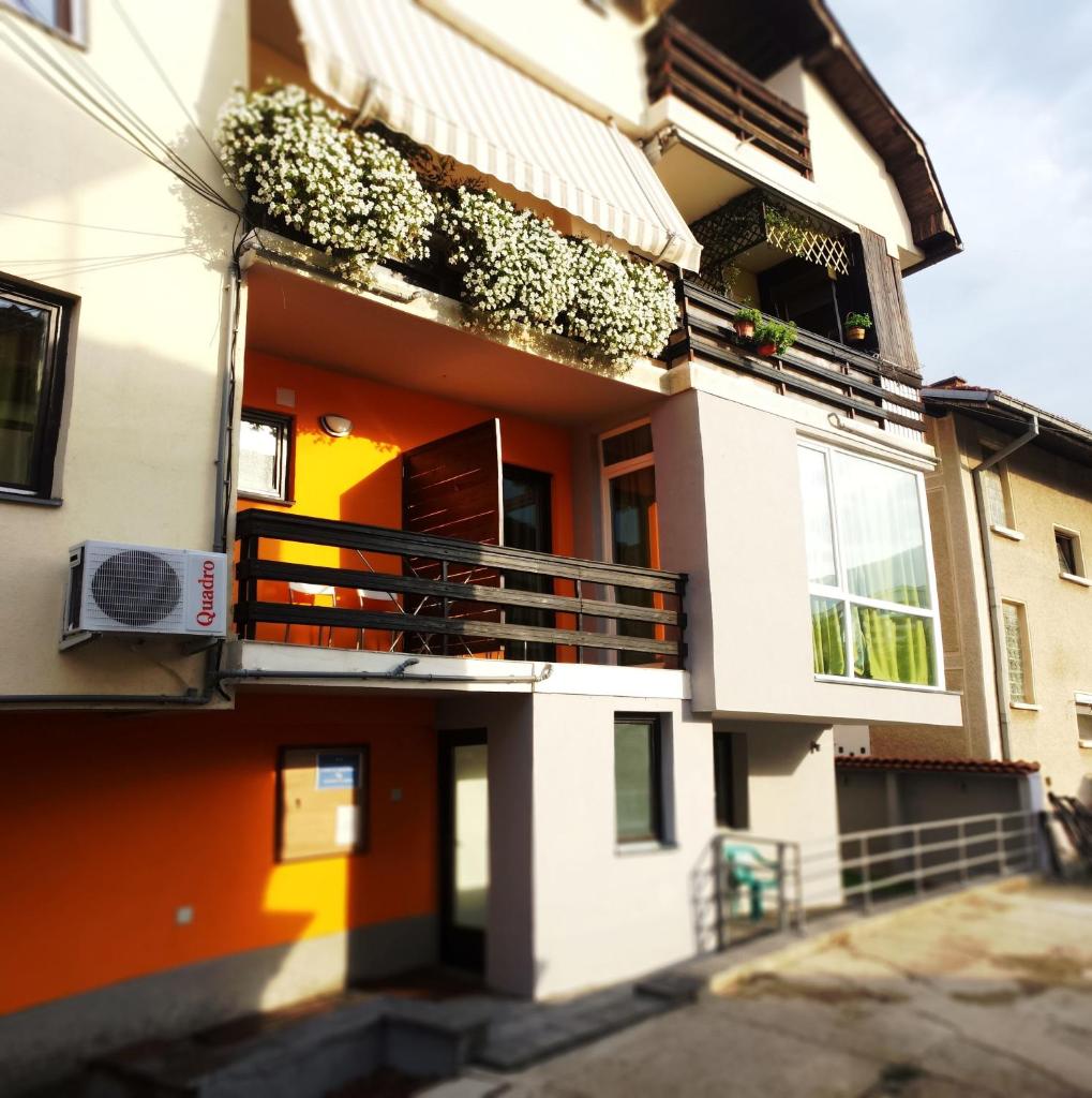Theatre Apartments photo 2