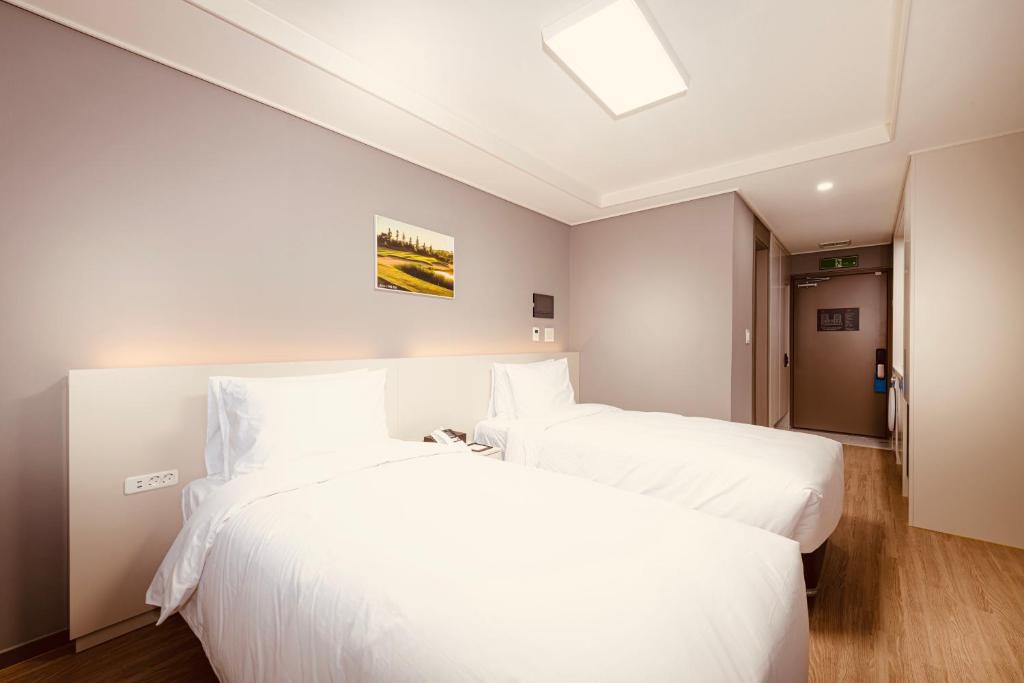 Sollago Myeongdong Hotel & Residence Room Type - Deluxe Twin Room