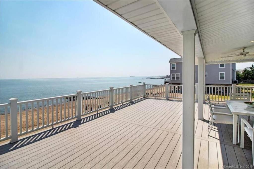 Cozy Beach - Direct Waterfront! image