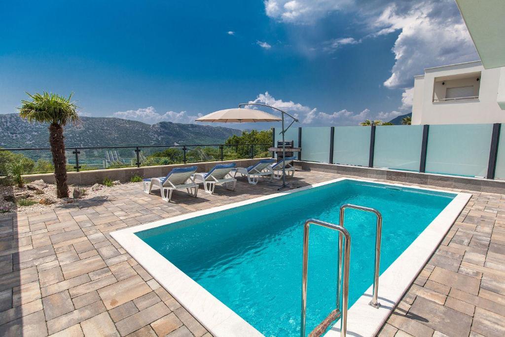 Exklusive Privatvilla in wunderbarer Natur photo 1