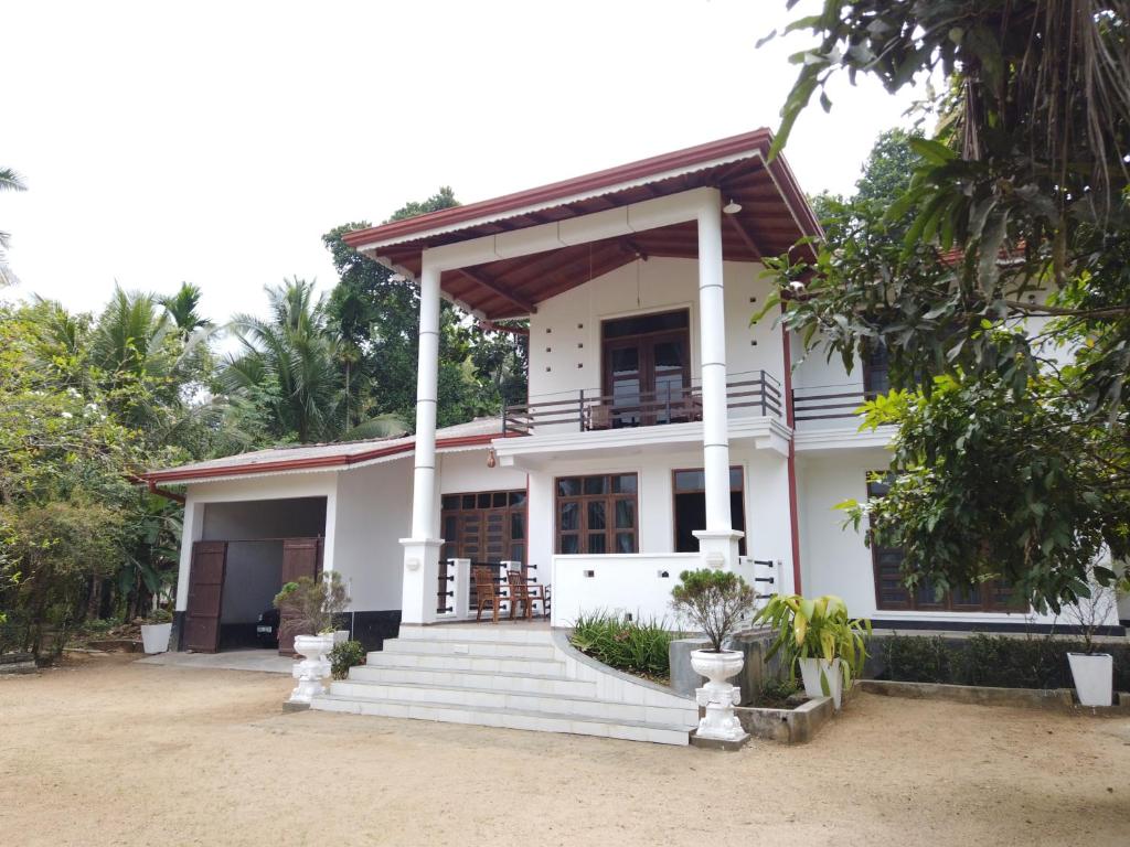 The Breeze Pinnawala photo 1