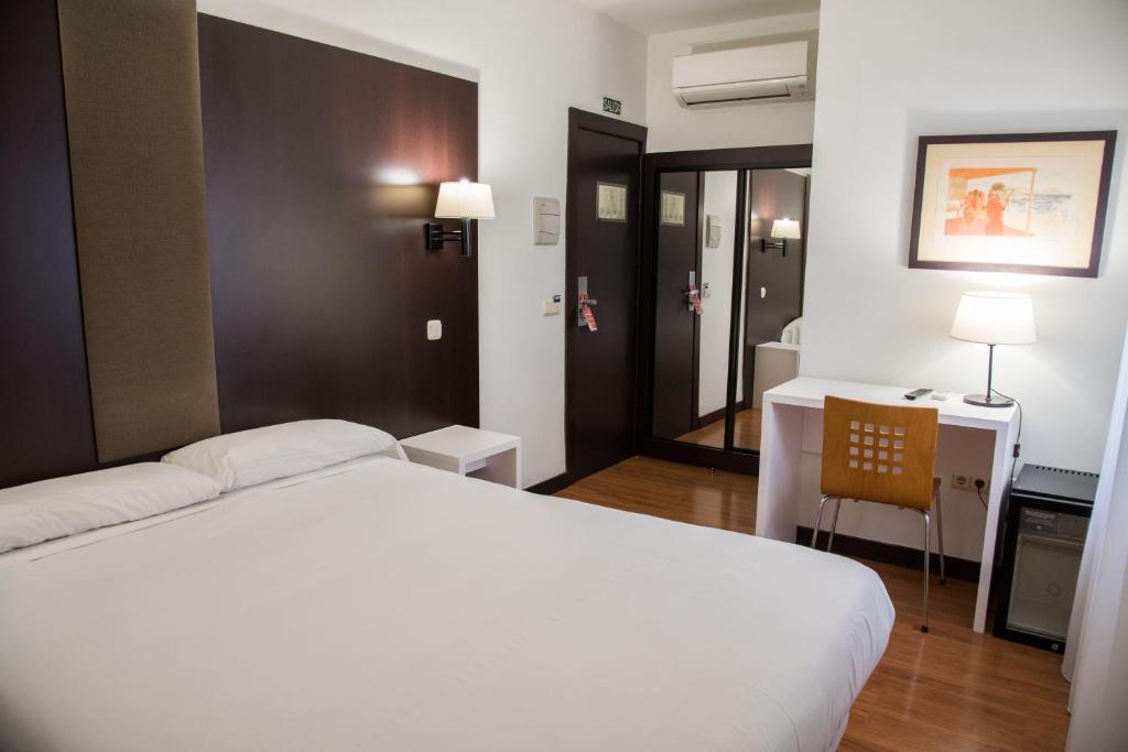 Hotel Delta photo 2