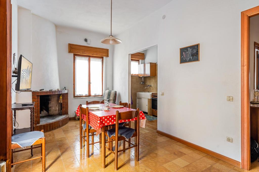 Spiaggia di Buggerru-Roomy Apartment with Balcony! photo 1