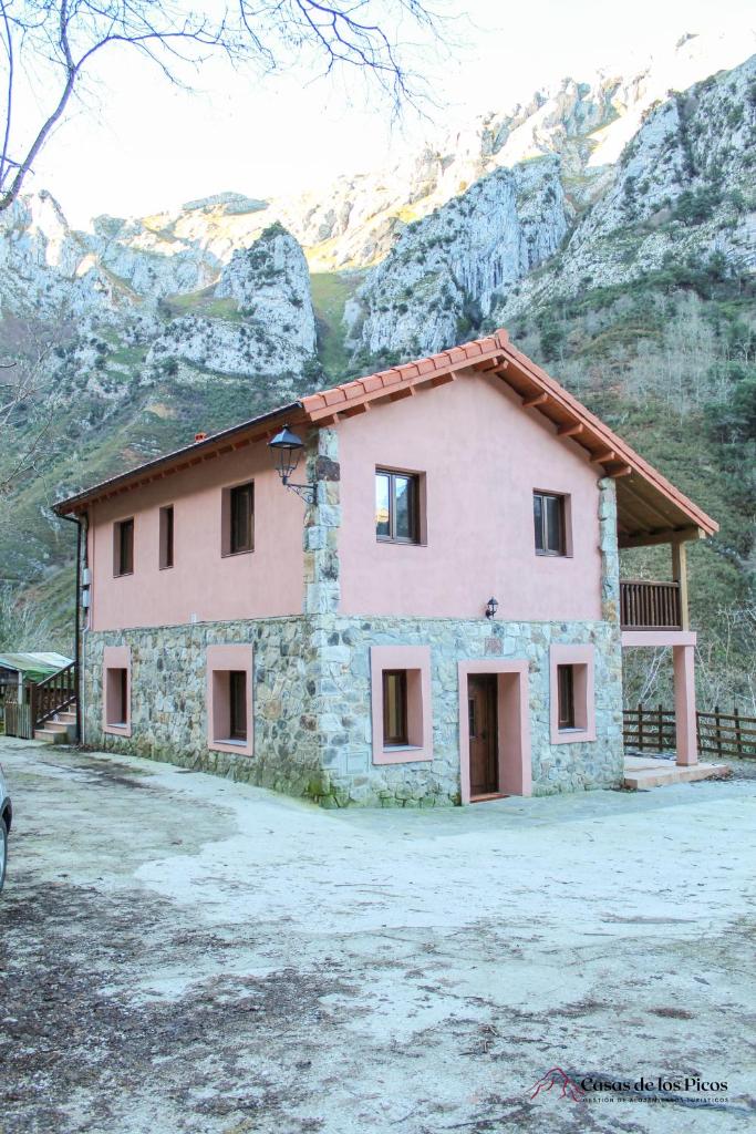 Apartamento rural Karibu 1 San Esteban by Casas de Los Picos Ecoturismo en los Picos de Europa photo 2