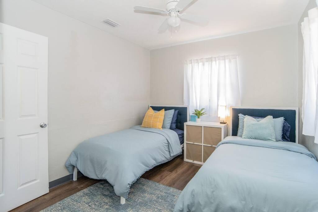 Cute & Pet Friendly! Near Legoland! photo 1