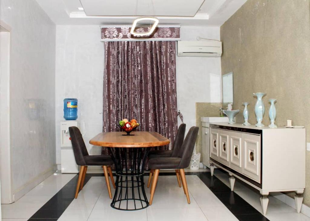 Ugo Homes photo 4