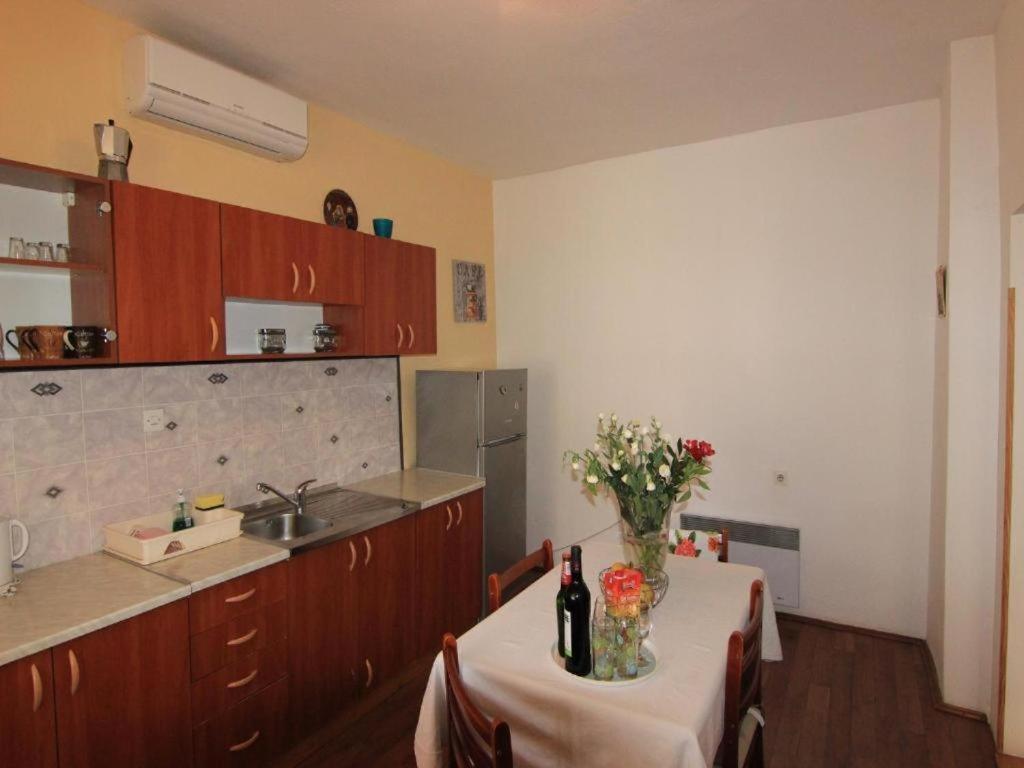 Aurora Apartments photo 3