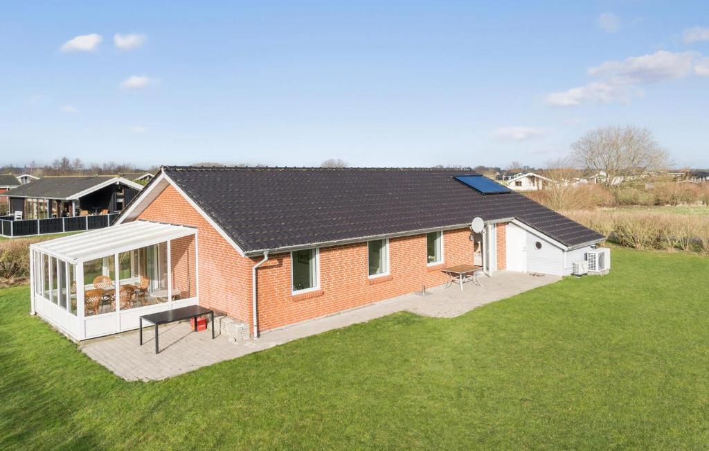 Stunning Home In Sydals With 4 Bedrooms And Wifi