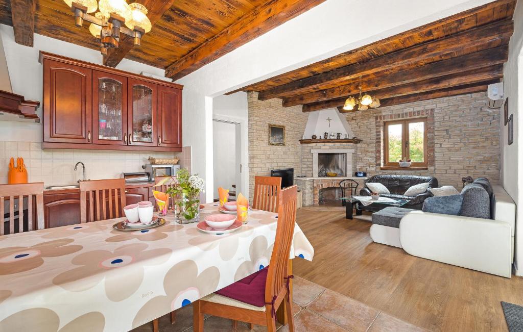 Nice Home In Cabrunici With Wi-fi photo 3