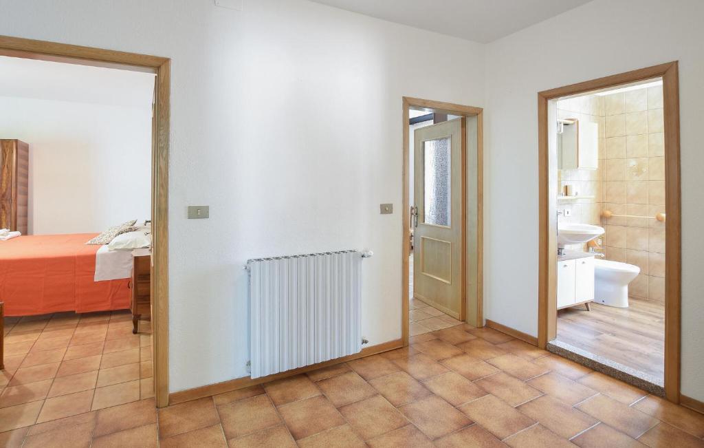 2 Bedroom Lovely Apartment In Bagolino, F, P,caffaro photo 3