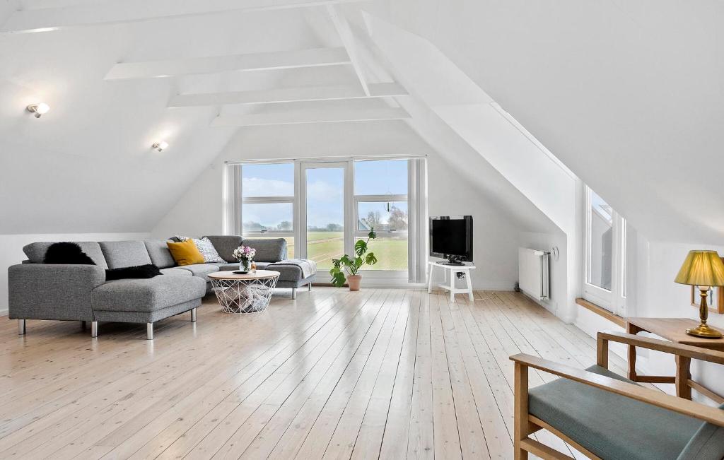 Gorgeous Home In Lundby With Wifi photo 1