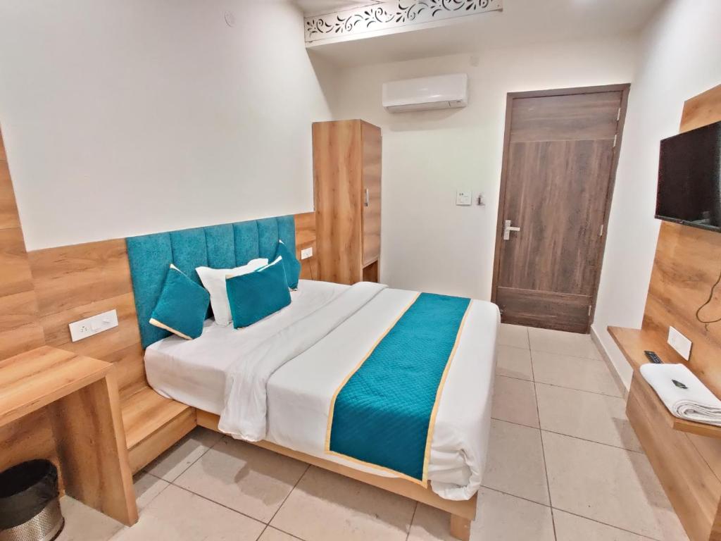 HOTEL D.S