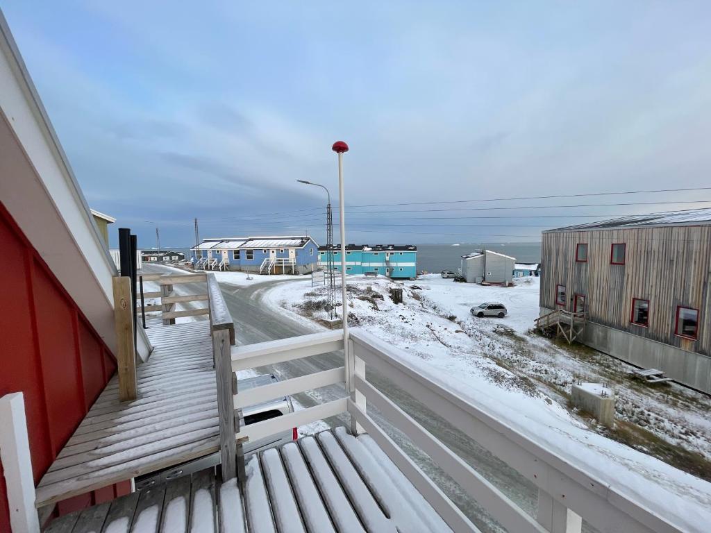 4-bedroom house with sea view and hot tub photo 3