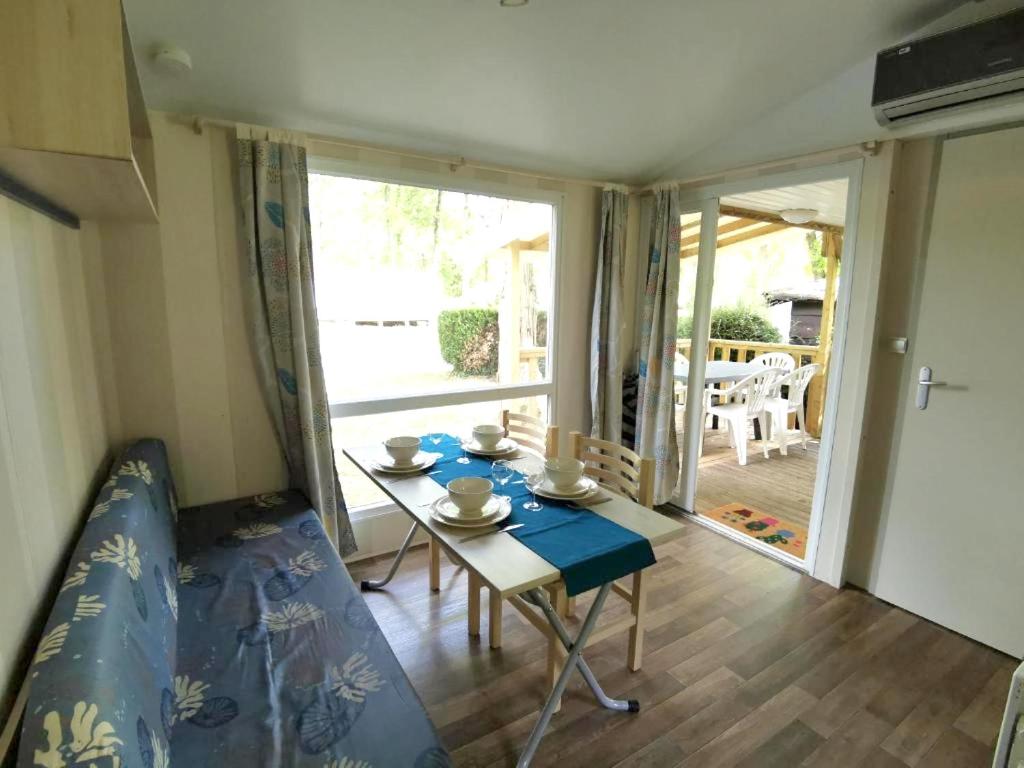 Bungalow de 2 chambres avec piscine partagee a Saint Cheron photo 3