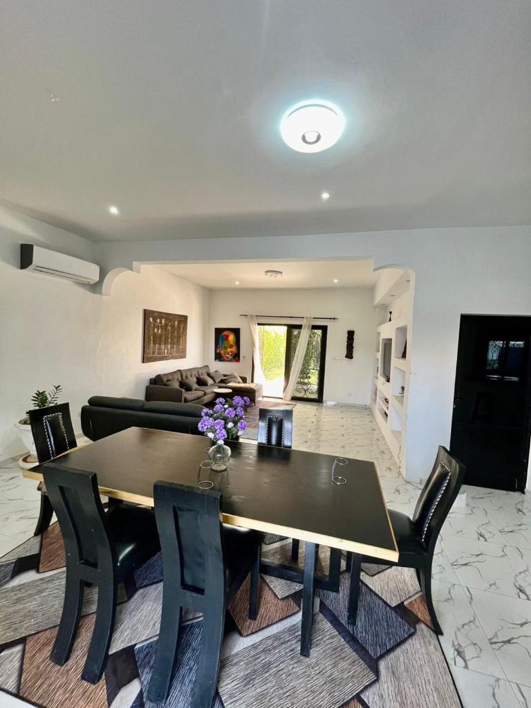 La Baraka, extravagant villa for 8 with pool in Saly photo 4