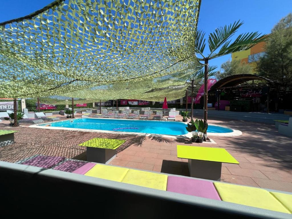 Hostel Zrće All Inclusive- ALL YOU CAN DRINK AND EAT! photo 2