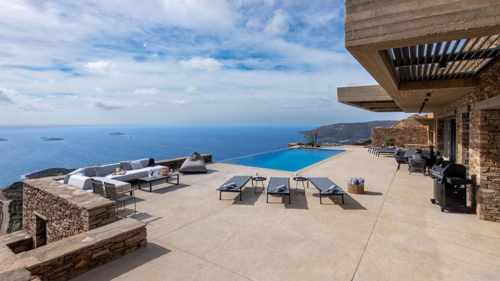Andros Thea Luxury Villa