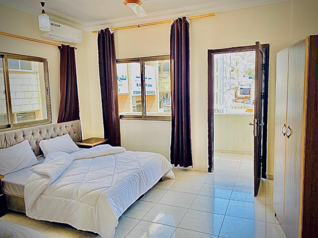 Huwari Apartments