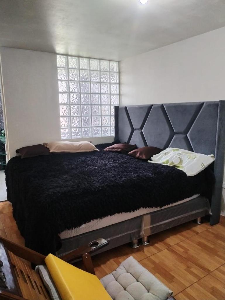 Habitación con jacuzzi, amoblado cama 3 plazas, escritorio, ropero y baño propio