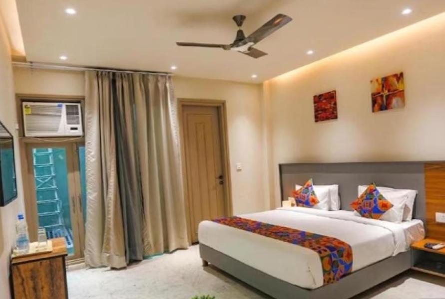 HOTEL GLOBAL CORPORATE NOIDA
