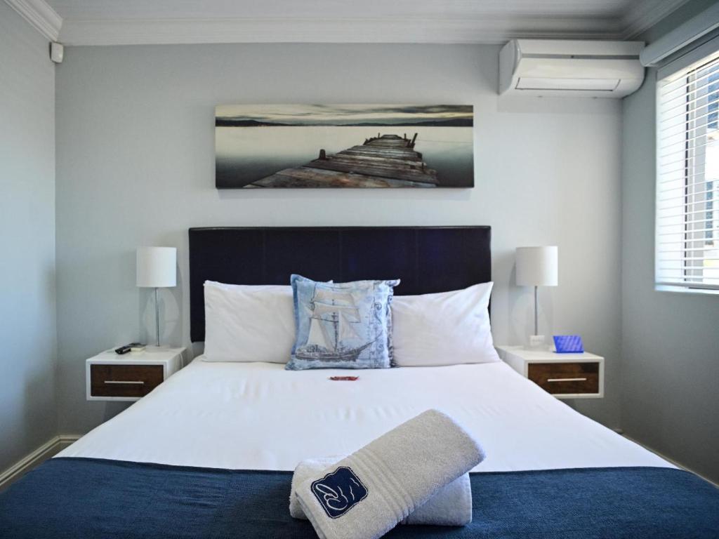 Atlantic Oasis Guest House - Tap to explore photos