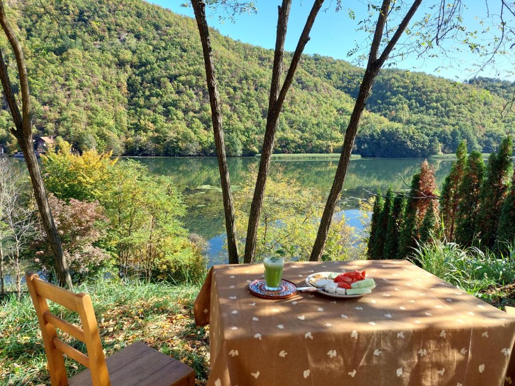 "Kod dva kestena" Warm and cozy house with a private lake access photo 1