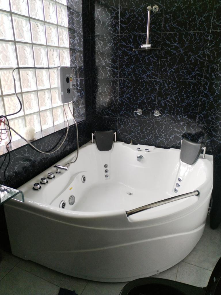 Habitación con jacuzzi y amoblado photo 3