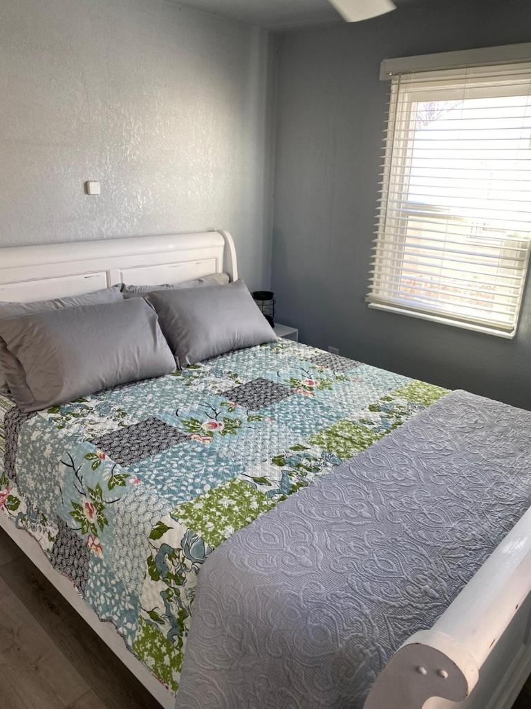 Quiet retreat, minutes from highway and downtown image