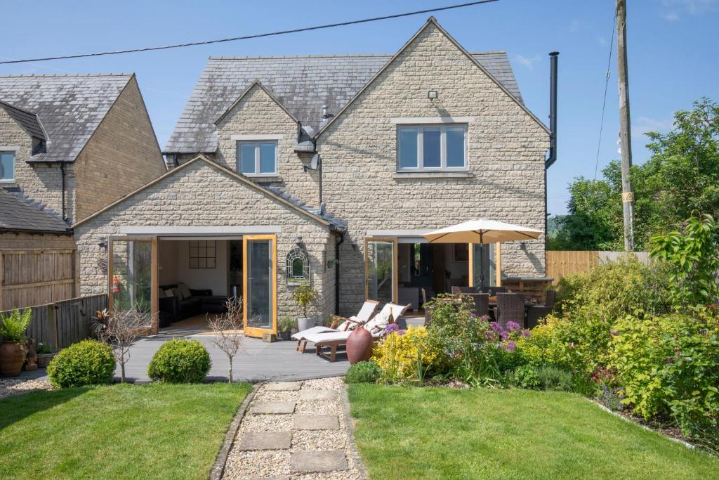 Beautiful Cotswold 4 Bedroom Home