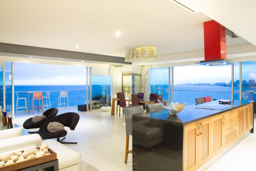 Luxury Condo Peninsula photo 2