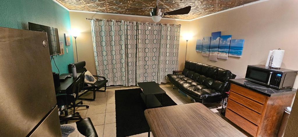 Waterfront North Beach Condo with beach and pool access photo 4
