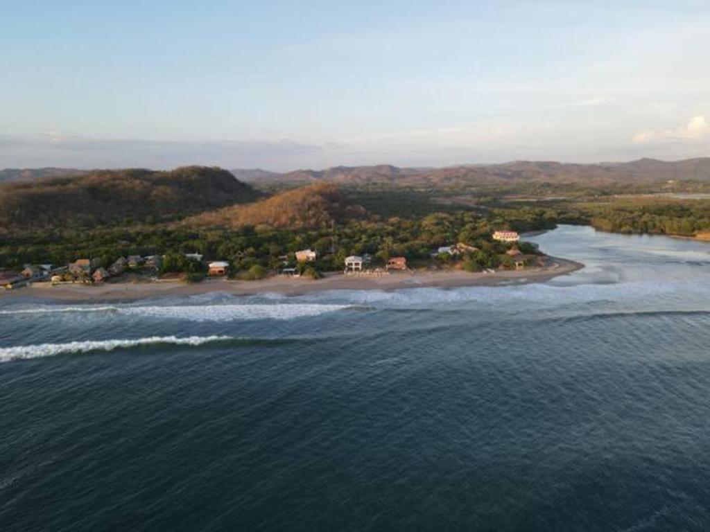 Amahula Beach House, Pool and Surf photo 2