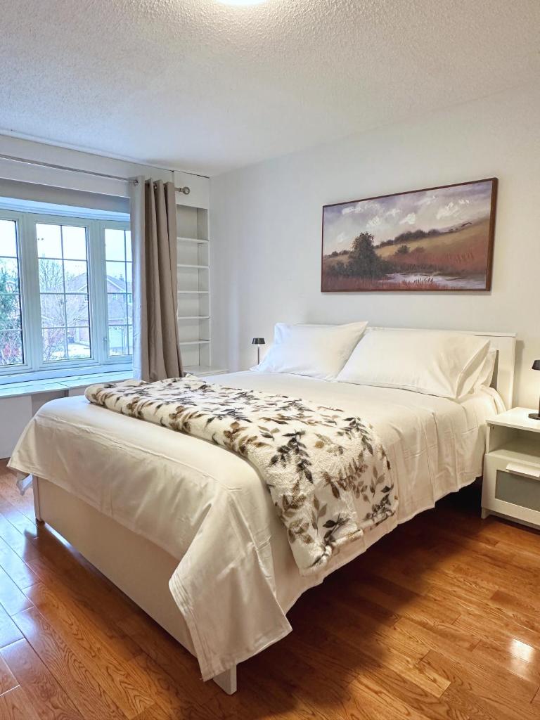 Elegant Spacious 4BR House in Upscale Neighborhood photo 1