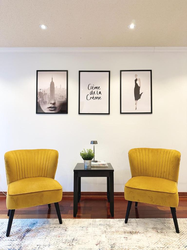 Elegant Spacious 4BR House in Upscale Neighborhood photo 4