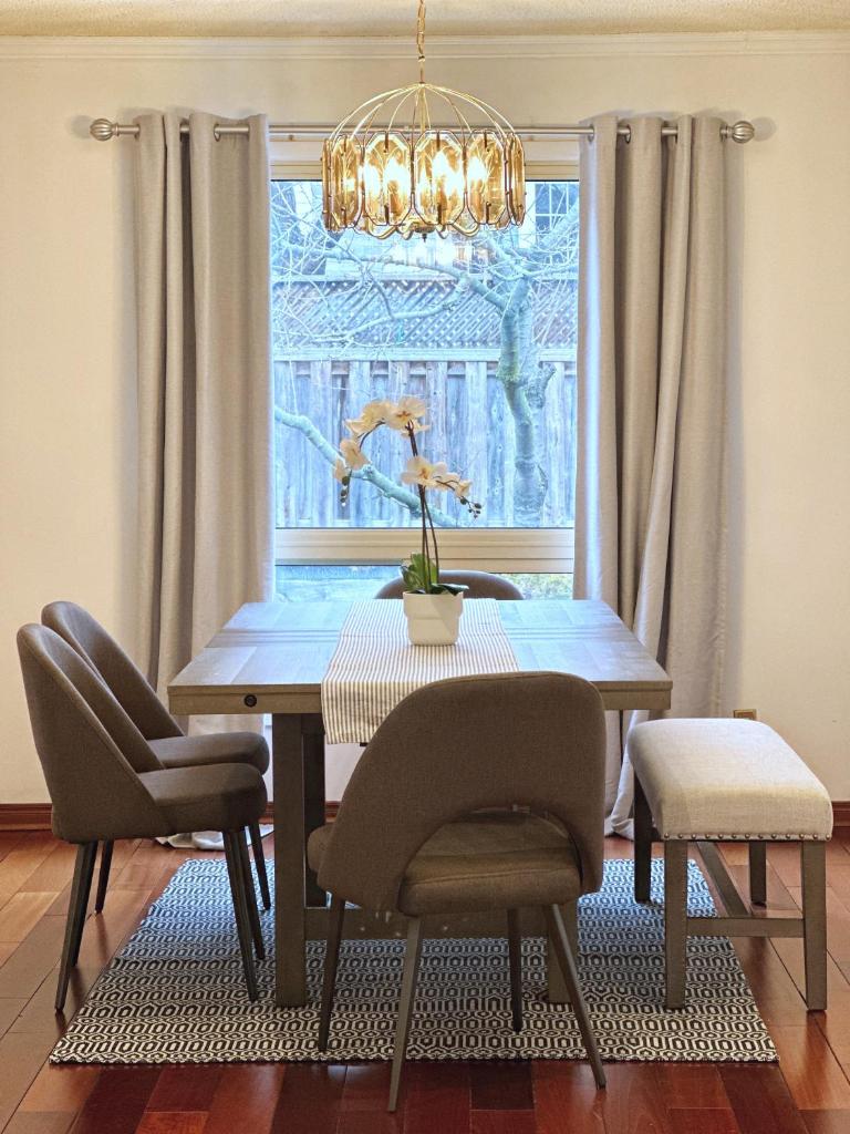 Elegant Spacious 4BR House in Upscale Neighborhood photo 2