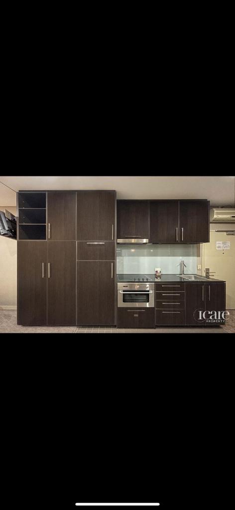 Chic Collins St Apartment photo 4