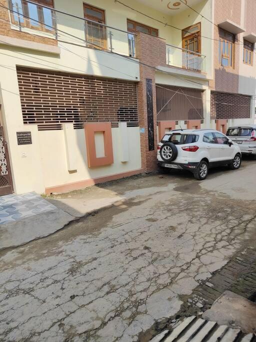 Shantiniketan - Comfortable Stay in Ayodhya photo 1