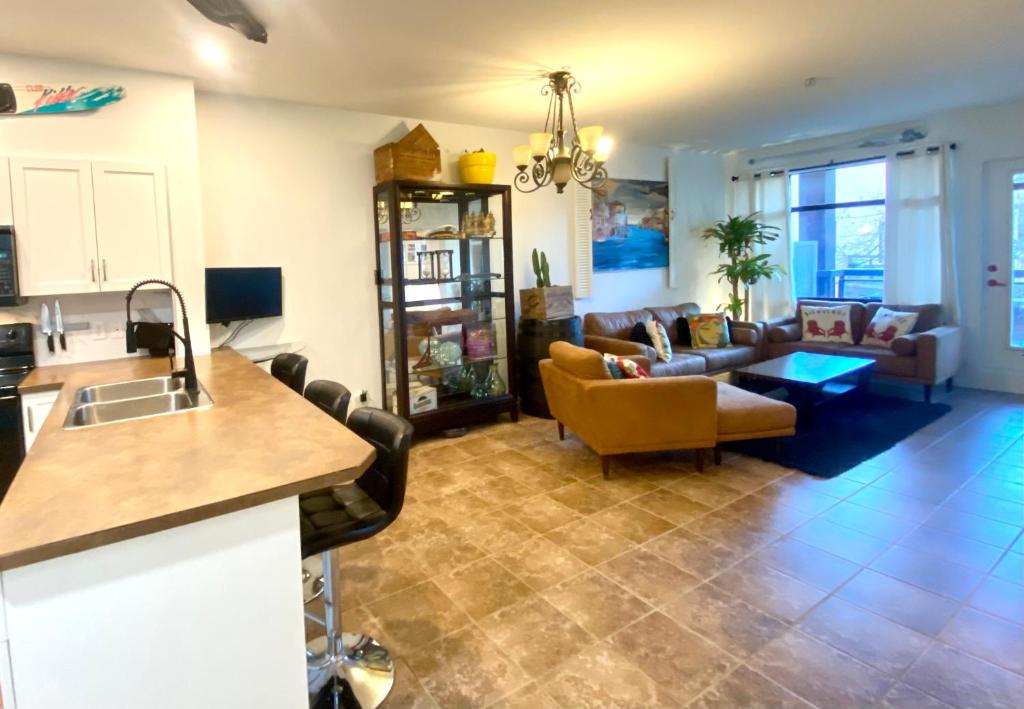 Luxury Mediterranean Vacation Suite ! photo 1